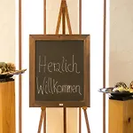 Szálloda Restaurant Zur Linde Erbach an der Danau