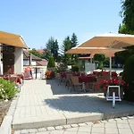 Restaurant Zur Linde Szálloda