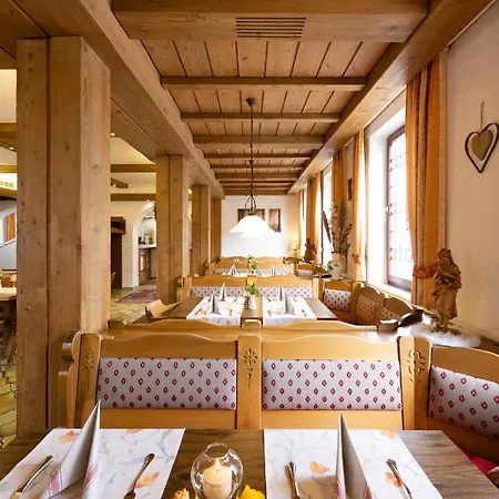 Hotel Restaurant Zur Linde 3*