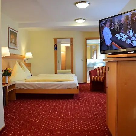 Hotel Restaurant Zur Linde 3*