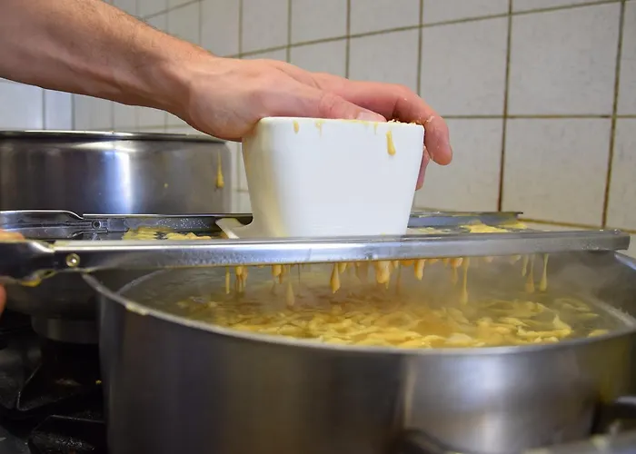 Restaurant Zur Linde Szálloda 3*